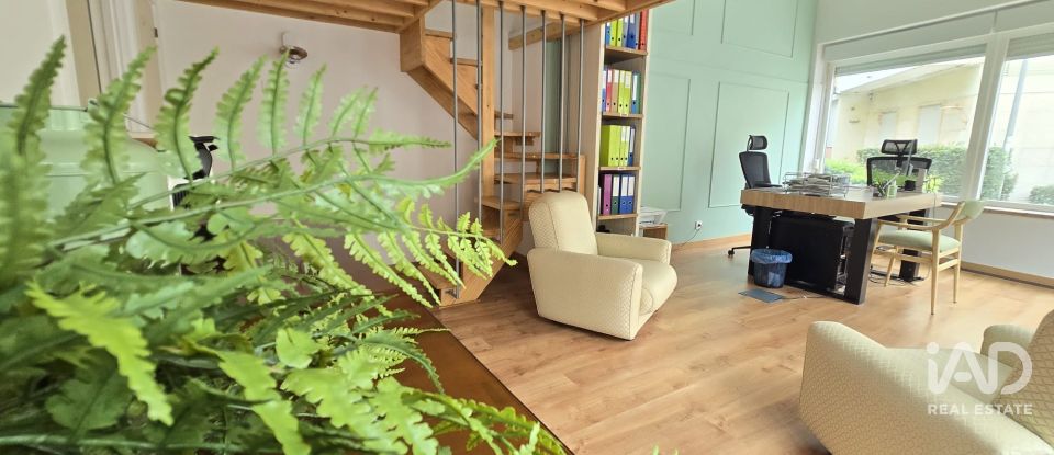 Shop / premises commercial in Santa Iria de Azoia, São João da Talha e Bobadela of 33 m²