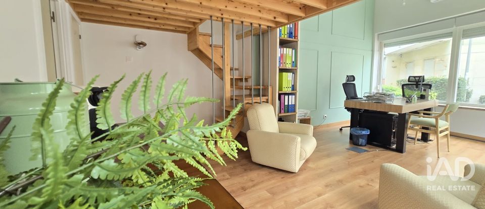 Shop / premises commercial in Santa Iria de Azoia, São João da Talha e Bobadela of 33 m²