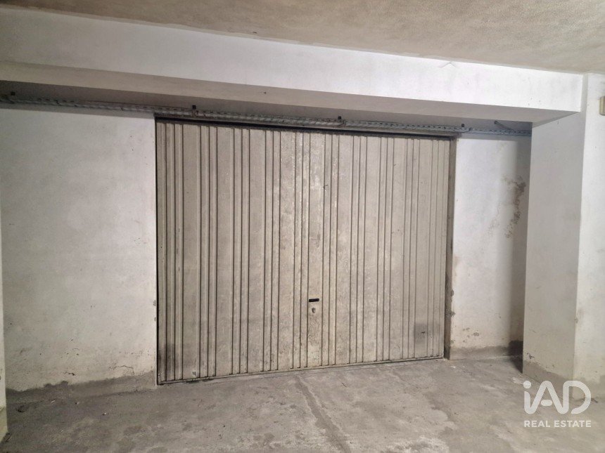 Garage in Lagos (São Sebastião e Santa Maria) of 27 m²