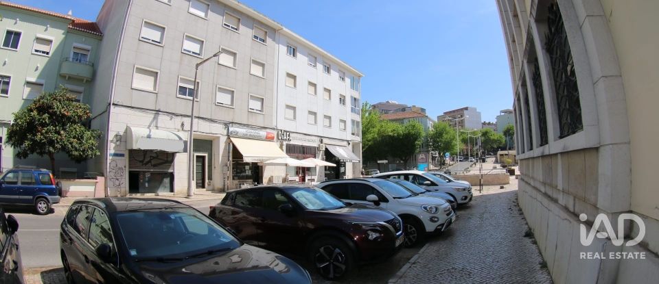Boutique/Local commercial à Almada, Cova da Piedade, Pragal e Cacilhas de 165 m²