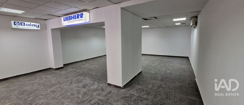 Boutique/Local commercial à Almada, Cova da Piedade, Pragal e Cacilhas de 165 m²