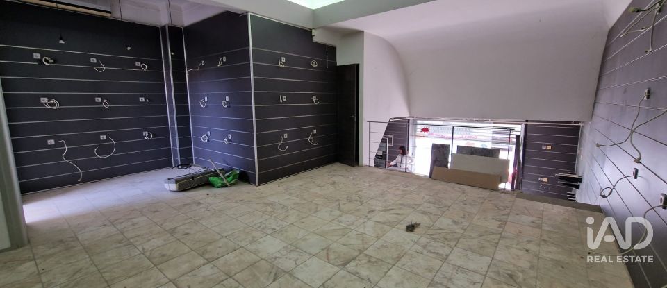 Shop / premises commercial in Almada, Cova da Piedade, Pragal e Cacilhas of 165 m²