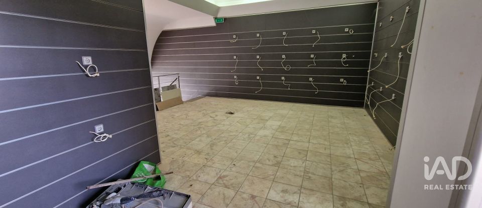 Shop / premises commercial in Almada, Cova da Piedade, Pragal e Cacilhas of 165 m²