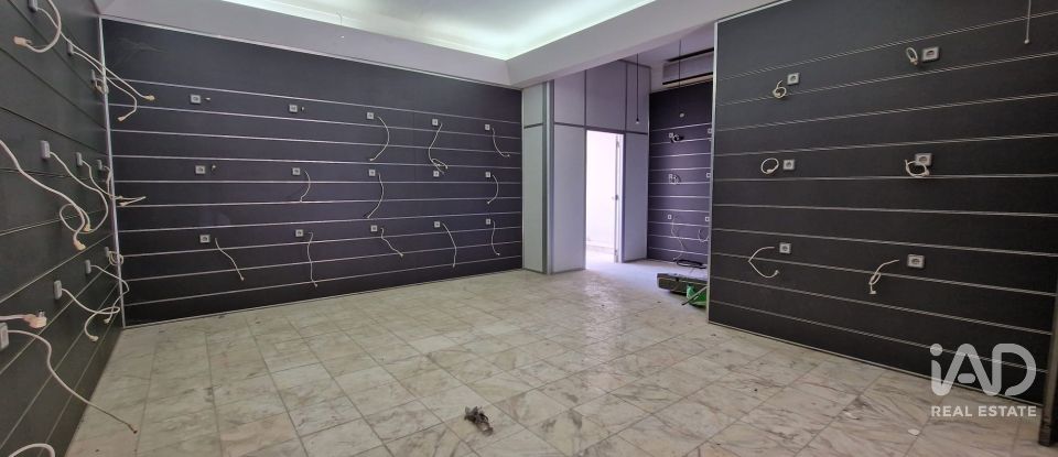 Shop / premises commercial in Almada, Cova da Piedade, Pragal e Cacilhas of 165 m²