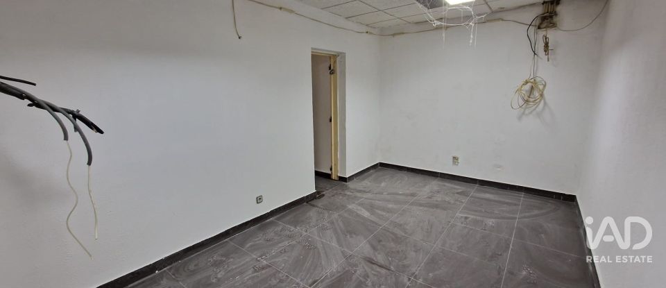 Shop / premises commercial in Almada, Cova da Piedade, Pragal e Cacilhas of 165 m²