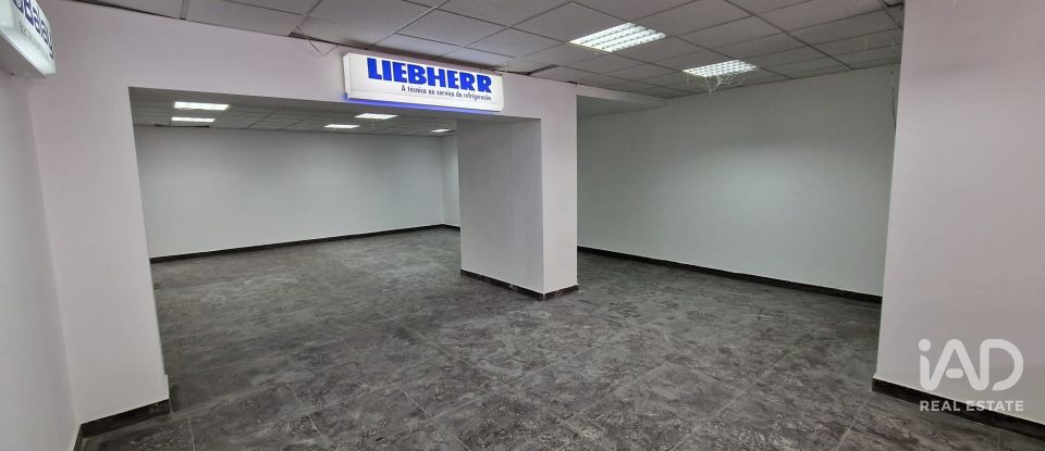 Shop / premises commercial in Almada, Cova da Piedade, Pragal e Cacilhas of 165 m²