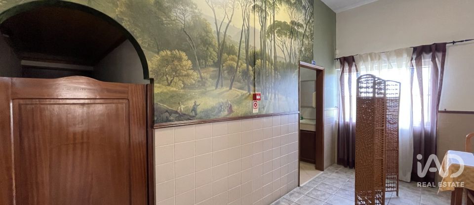 Boutique/Local commercial à Madalena e Beselga de 593 m²