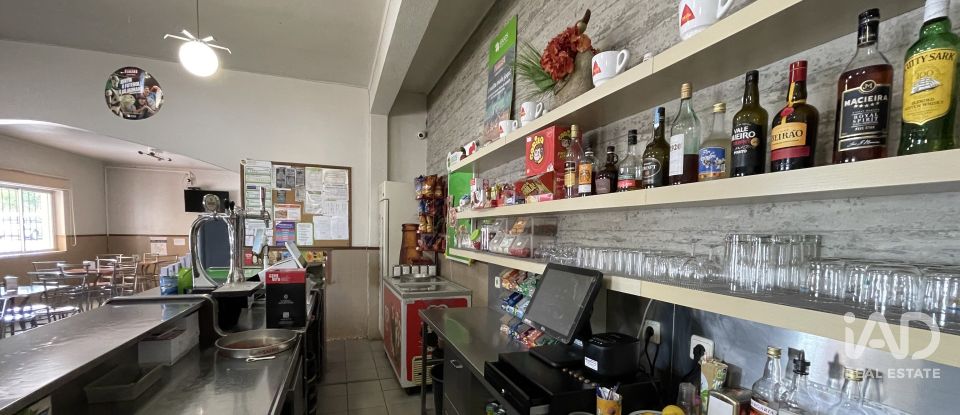 Boutique/Local commercial à Madalena e Beselga de 593 m²