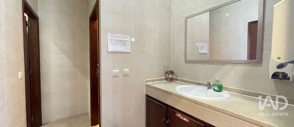 Boutique/Local commercial à Madalena e Beselga de 593 m²