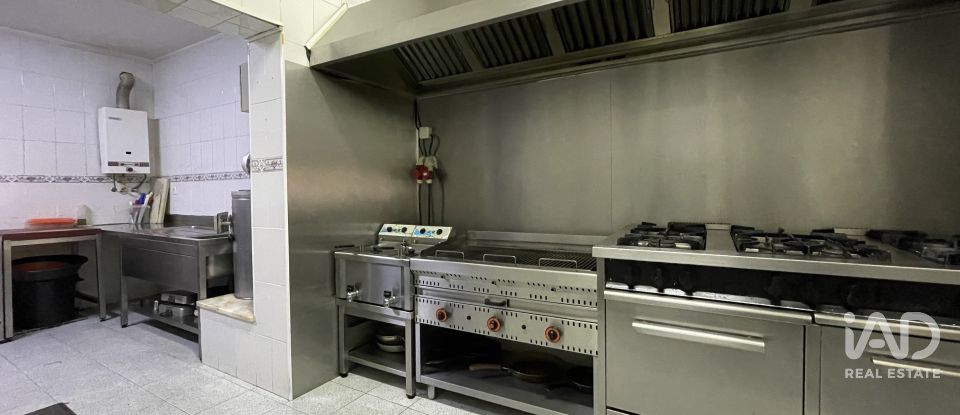 Boutique/Local commercial à Madalena e Beselga de 593 m²