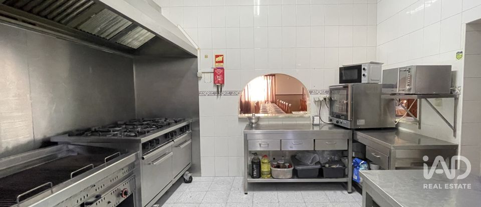 Boutique/Local commercial à Madalena e Beselga de 593 m²