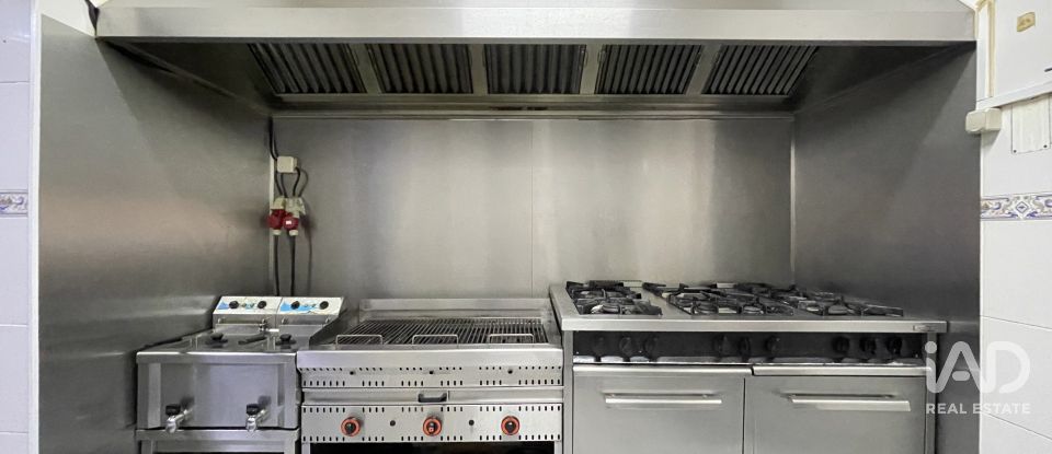 Boutique/Local commercial à Madalena e Beselga de 593 m²