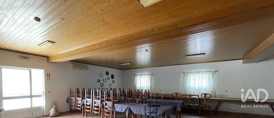 Boutique/Local commercial à Madalena e Beselga de 593 m²