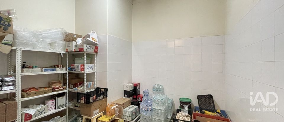 Boutique/Local commercial à Madalena e Beselga de 593 m²