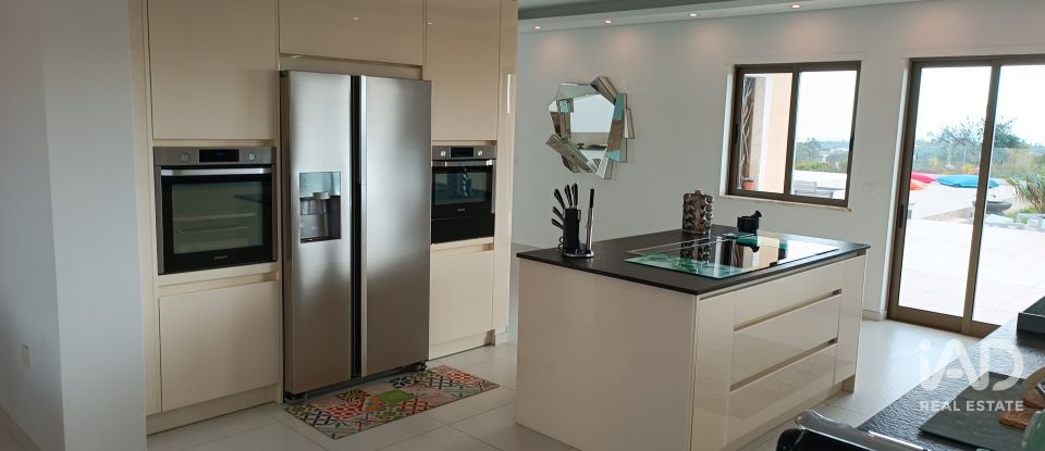 Quinta T4 em Moncarapacho e Fuseta de 267 m²