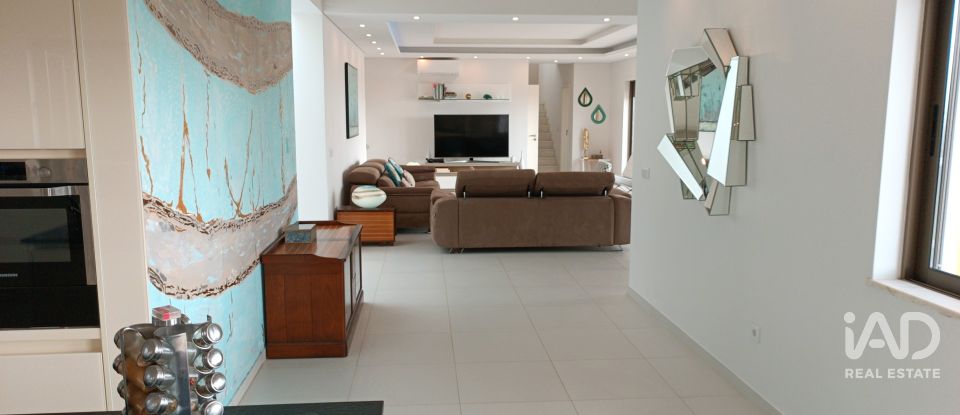 Quinta T4 em Moncarapacho e Fuseta de 267 m²