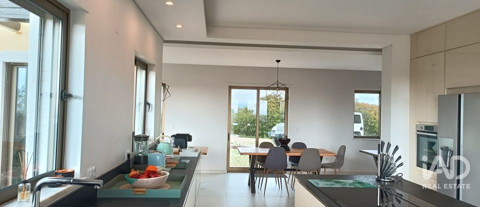 Quinta T4 em Moncarapacho e Fuseta de 267 m²