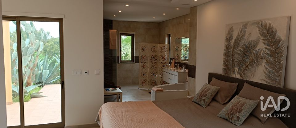 Quinta T4 em Moncarapacho e Fuseta de 267 m²