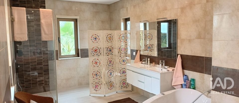 Quinta T4 em Moncarapacho e Fuseta de 267 m²