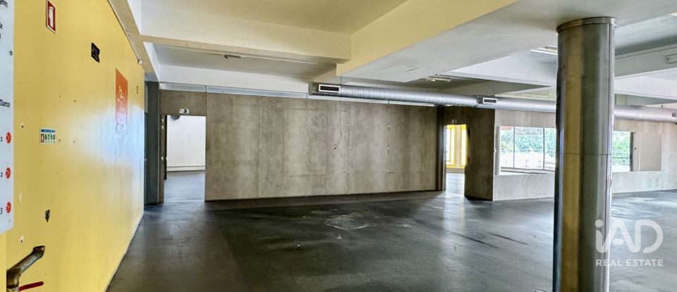 Boutique/Local commercial à Água de Pena de 532 m²