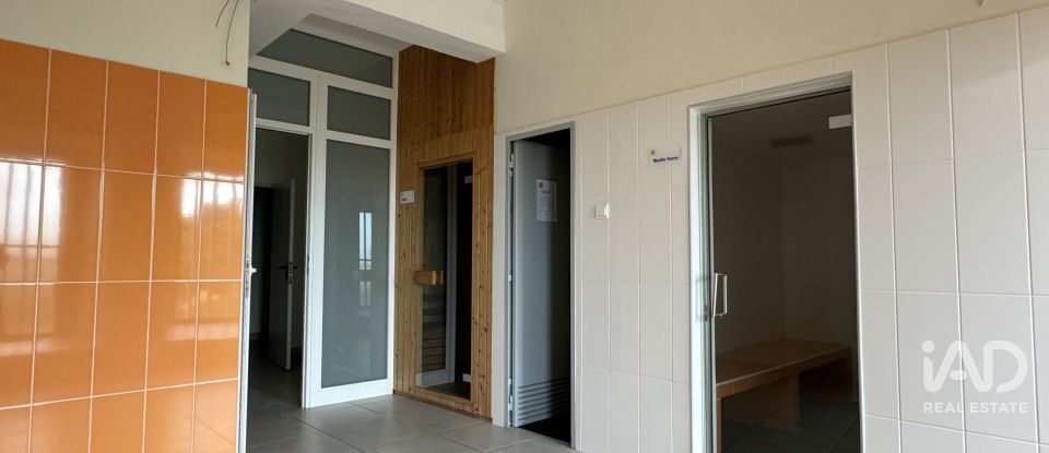 Boutique/Local commercial à Água de Pena de 532 m²