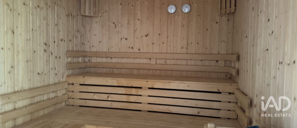 Boutique/Local commercial à Água de Pena de 532 m²