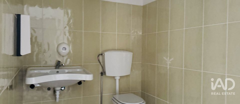 Boutique/Local commercial à Água de Pena de 532 m²