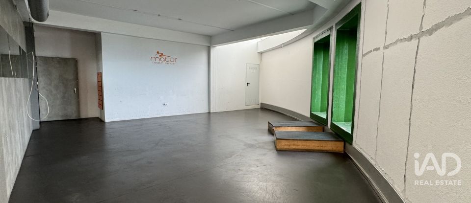 Boutique/Local commercial à Água de Pena de 532 m²