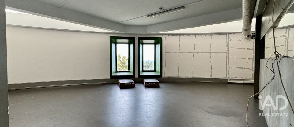 Boutique/Local commercial à Água de Pena de 532 m²