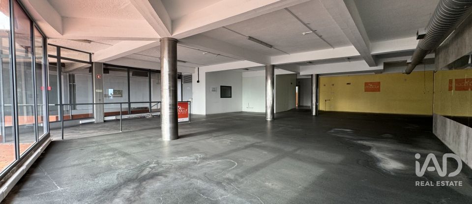 Boutique/Local commercial à Água de Pena de 532 m²