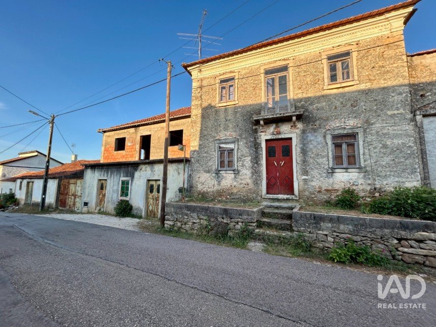 Casa de Campo T5 em Chãos de 760 m²