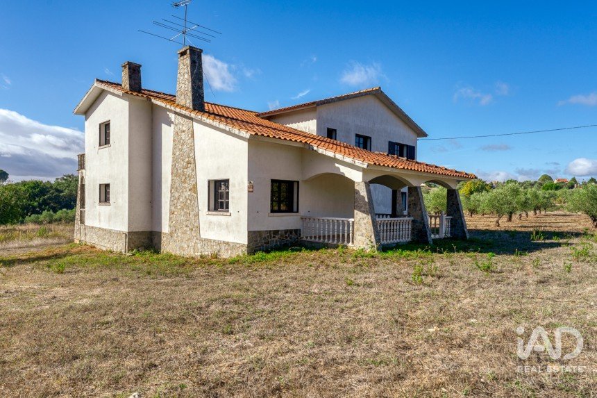 Moradia T5 em Tomar (São João Baptista) e Santa Maria dos Olivais de 322 m²