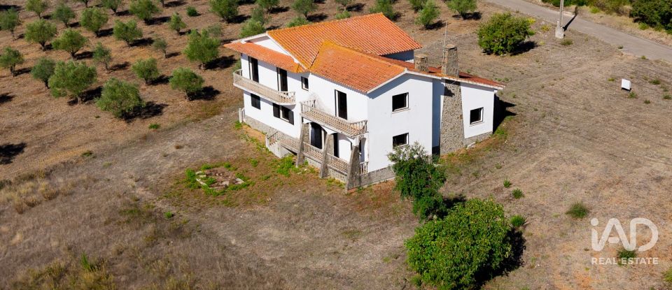 Moradia T5 em Tomar (São João Baptista) e Santa Maria dos Olivais de 322 m²