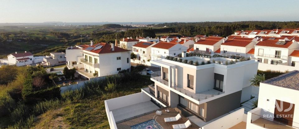 Moradia T4 em Atouguia da Baleia de 202 m²