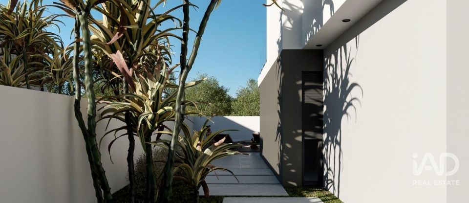 Moradia T4 em Atouguia da Baleia de 202 m²