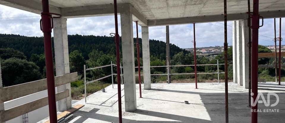 Moradia T4 em Atouguia da Baleia de 202 m²