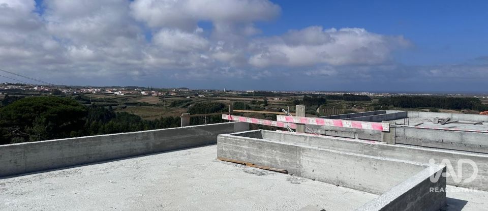 Moradia T4 em Atouguia da Baleia de 202 m²