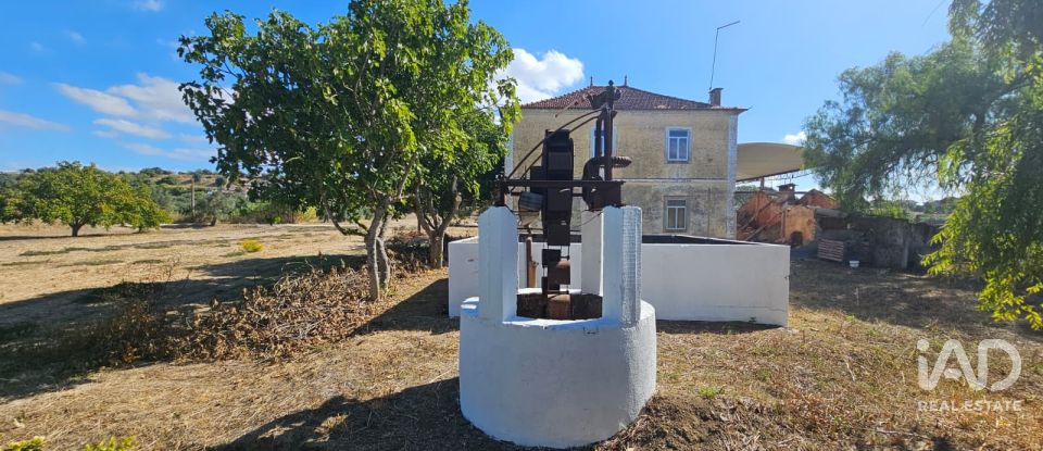 Quinta T4 em Chancelaria de 244 m²