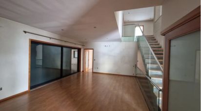 House T3 in Louredo of 287 m²