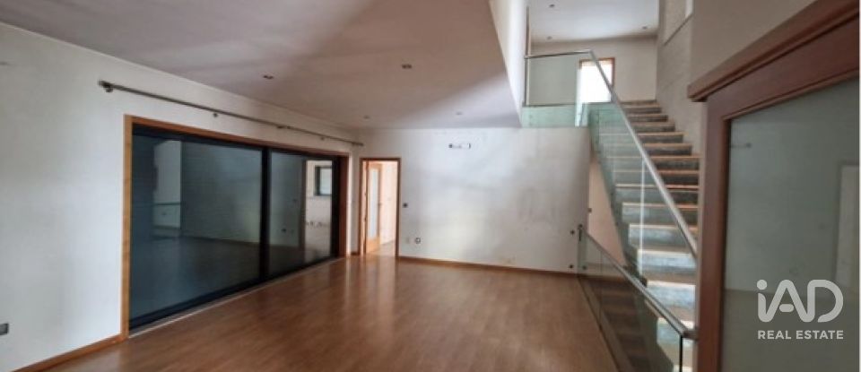 Moradia T3 em Louredo de 563 m²