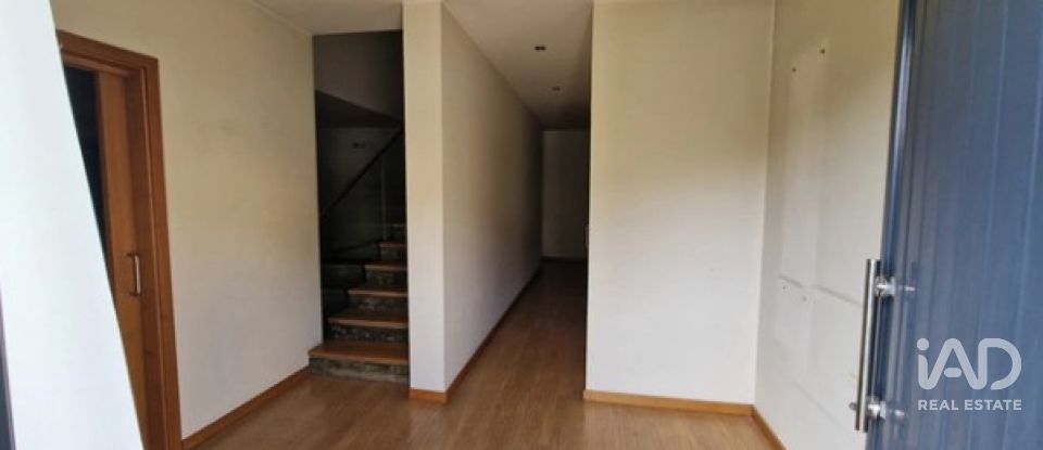 Moradia T3 em Louredo de 563 m²