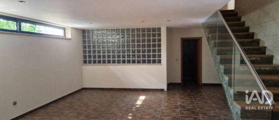 Moradia T3 em Louredo de 563 m²