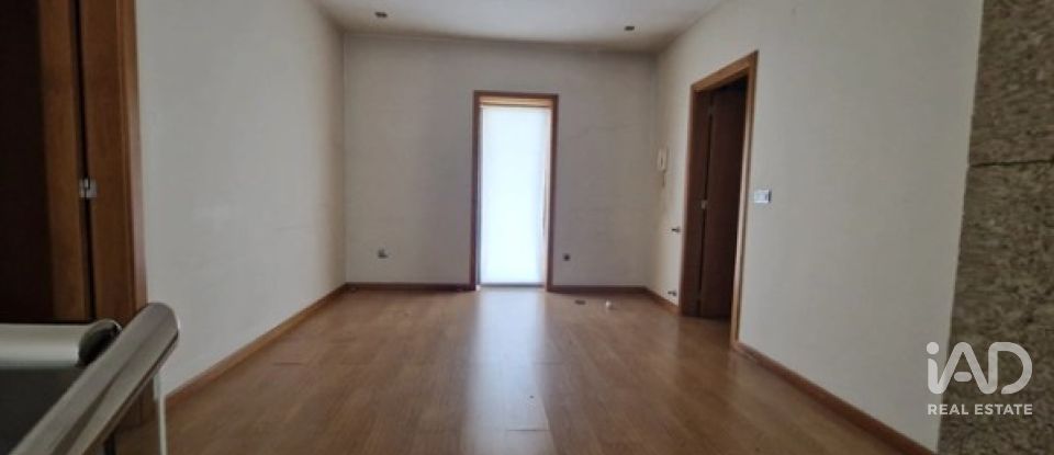 Moradia T3 em Louredo de 563 m²