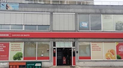 Boutique/Local commercial à Fervença de 121 m²