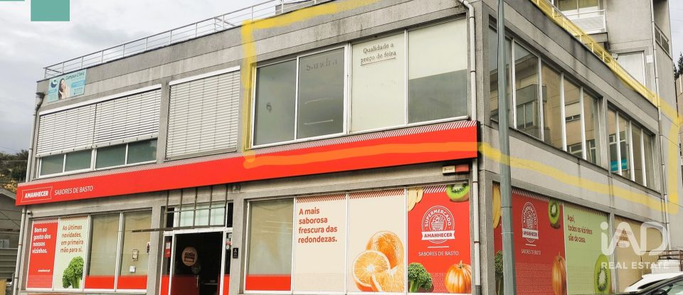 Boutique/Local commercial à Fervença de 121 m²