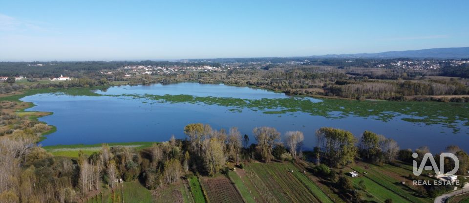 Bâtiment à Fermentelos de 2 821 m²
