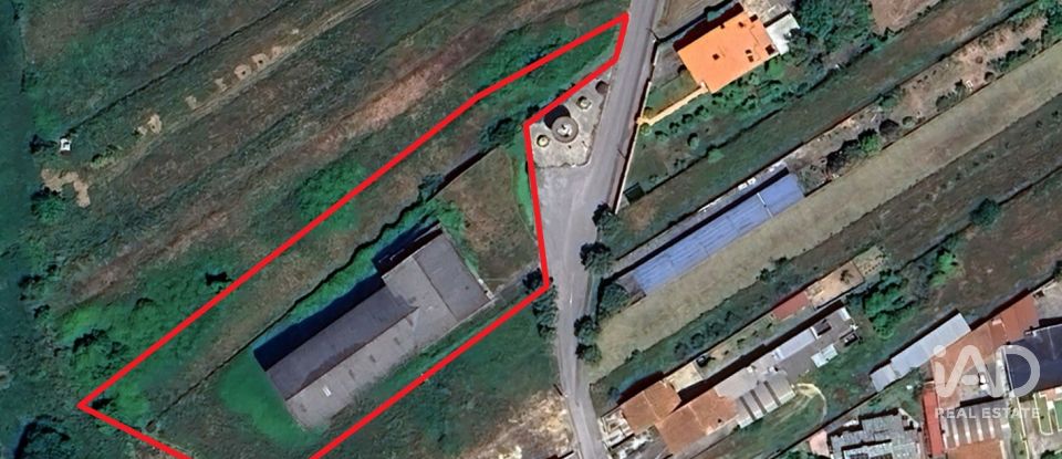 Bâtiment à Fermentelos de 2 821 m²