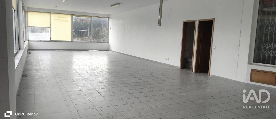 Boutique/Local commercial à Fervença de 121 m²