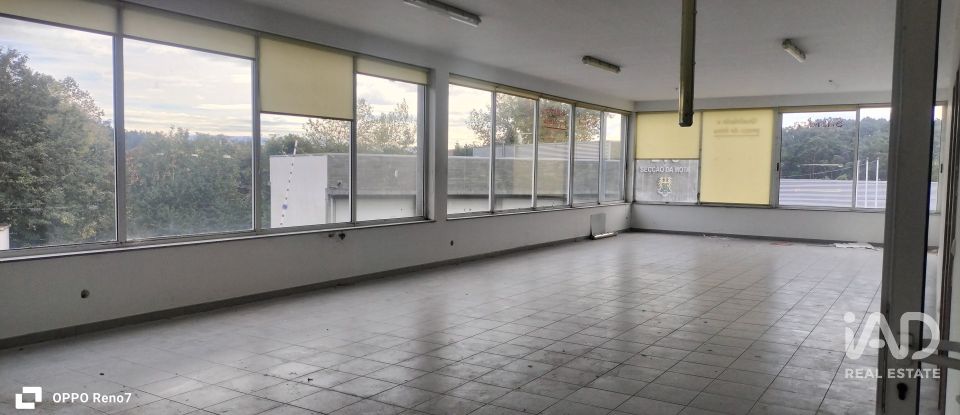 Boutique/Local commercial à Fervença de 121 m²