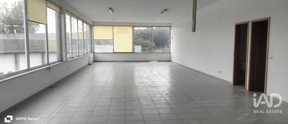 Boutique/Local commercial à Fervença de 121 m²